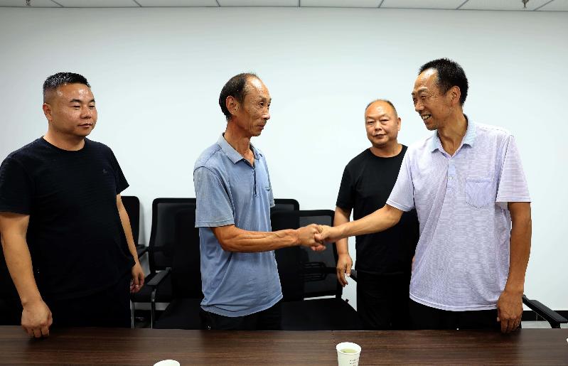 让群众从“进门愁”到“出门安”