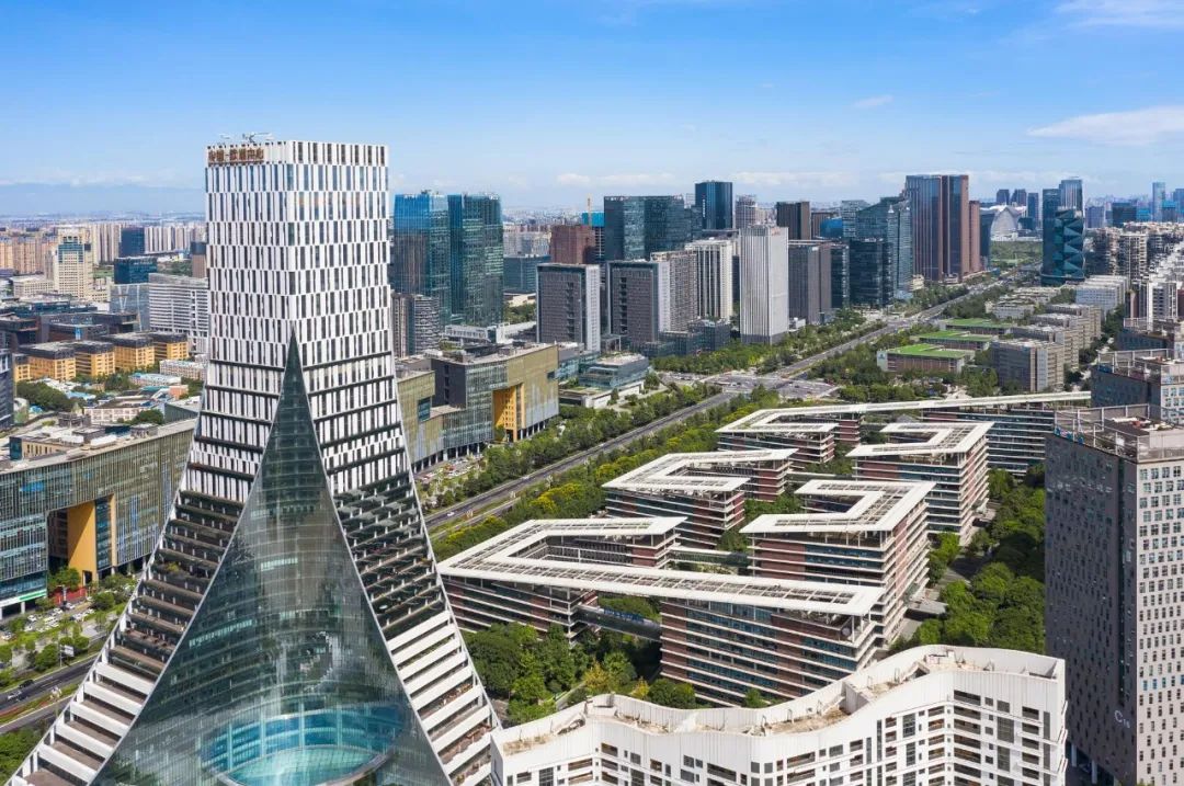 人民日报头版发文！成都加力推动产业园区高质量发展