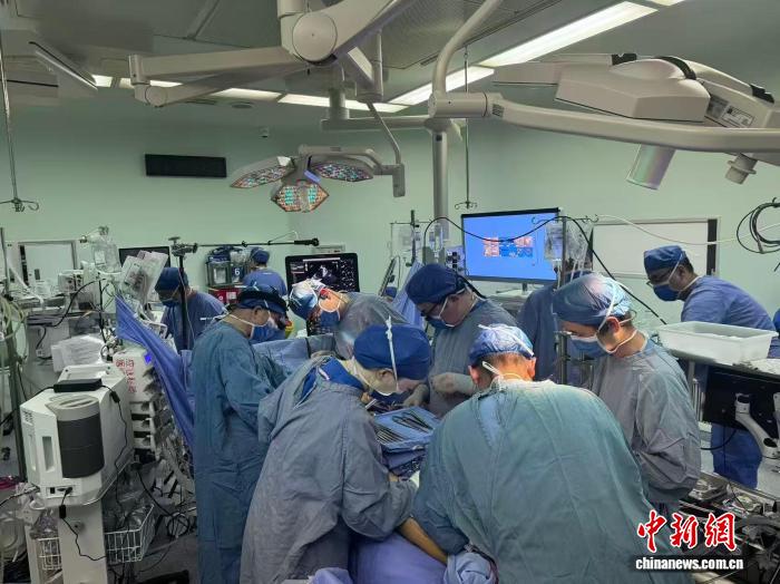 云南实施首例心脏非停跳人工心脏植入术 救治终末期心衰患者