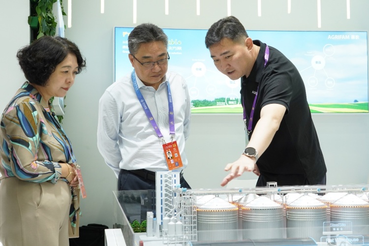AGRIFAM 惠农智慧农业展示亮相第22届东博会引多方关注