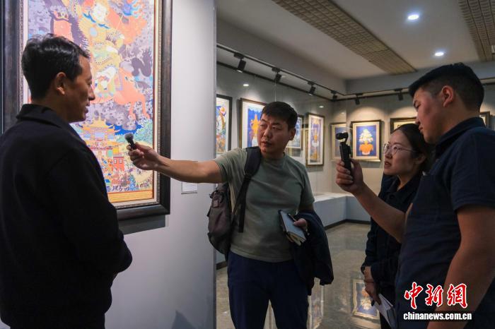 外国媒体人西藏行：感受真实的高原发展