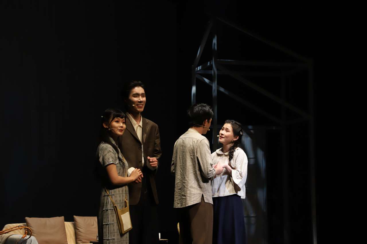 话剧《新·回春之曲》沪上首演 诠释抗战精神与家国情怀