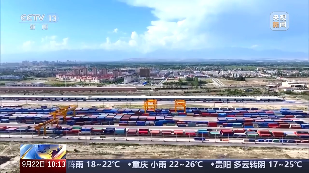 砥砺奋进七十载 天山南北谱华章丨从“不毛之地”到“连片绿” 一组数据看新疆高质量发展“加速度”