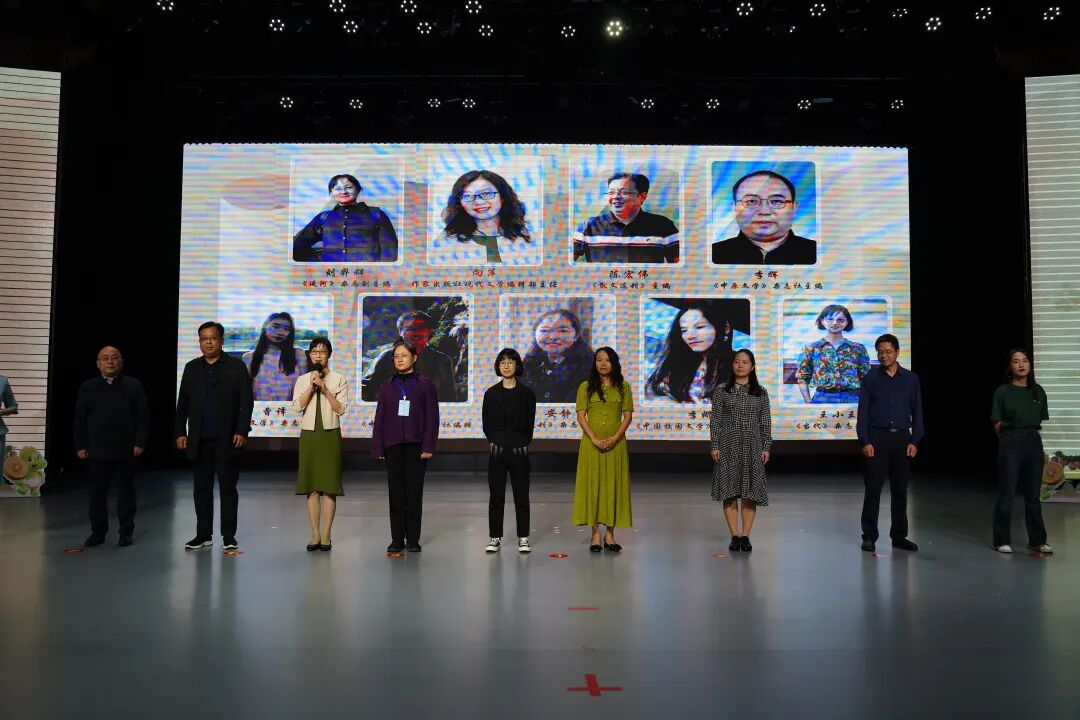 中国作协著名作家抵达文学“县”场活动走进西峡