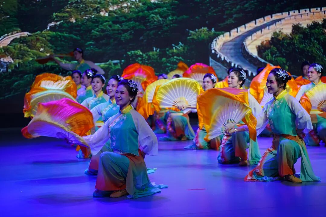 中国作协著名作家抵达文学“县”场活动走进西峡