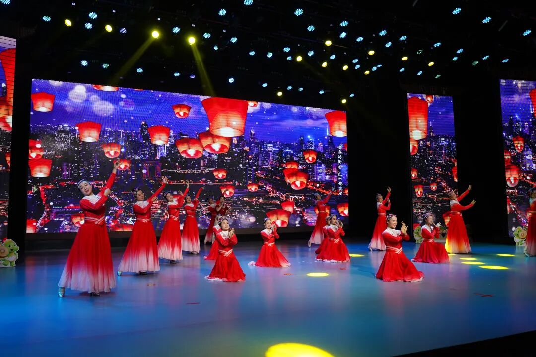 中国作协著名作家抵达文学“县”场活动走进西峡