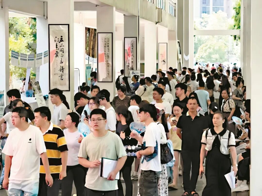 护航高校毕业生留桂就业，广西人社出“暖招”→
