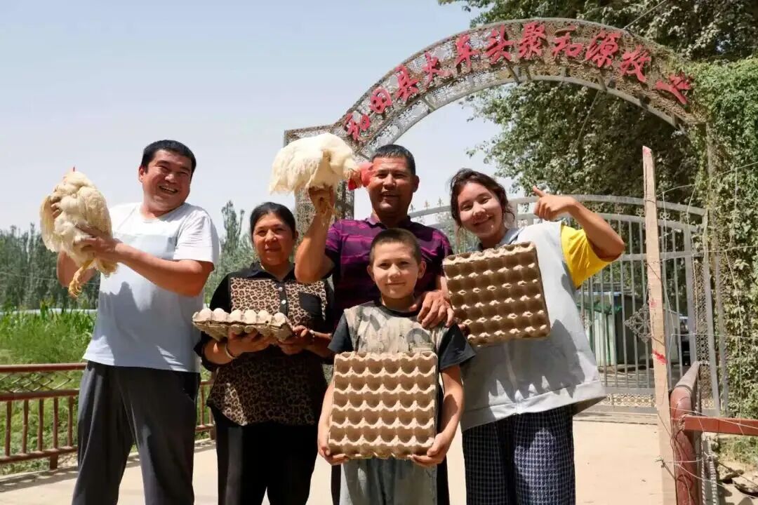 “金火车”带领和田人民走向幸福路——新疆铁路铺就乡村振兴“快车道”