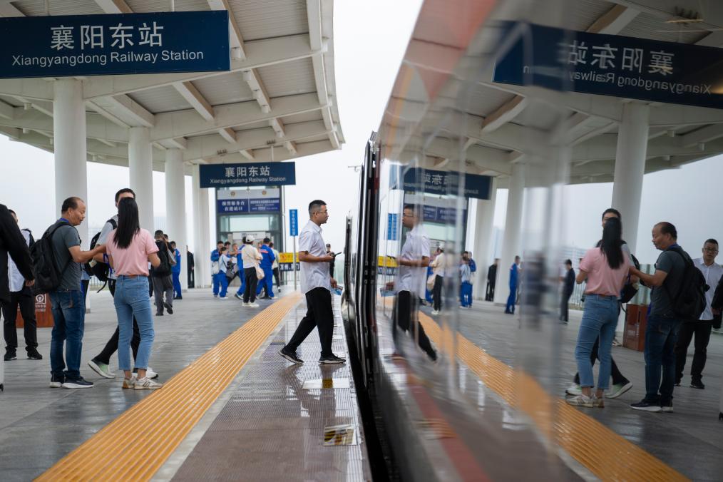 襄阳至荆门高铁开通 湖北省内快速铁路环线形成