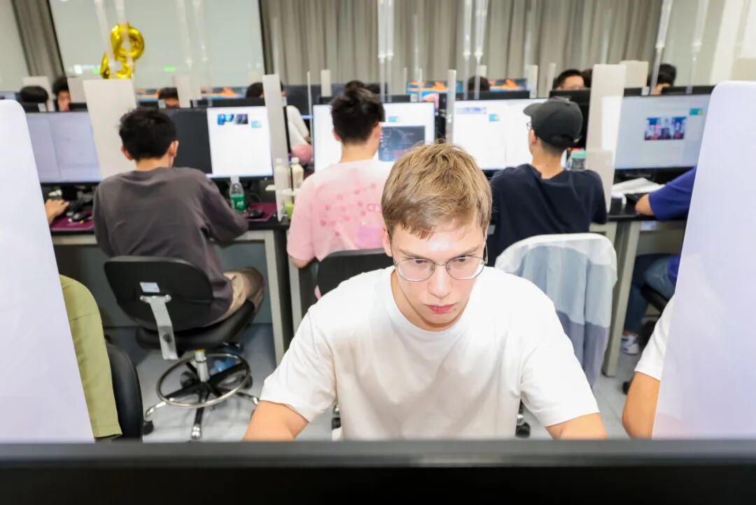 5小时13题，12校对决！香港城市大学（东莞）举行程序设计个人排位赛
