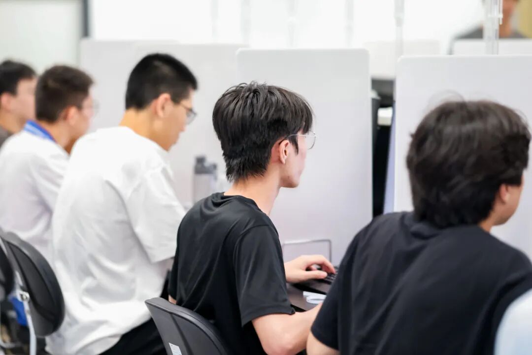 5小时13题，12校对决！香港城市大学（东莞）举行程序设计个人排位赛