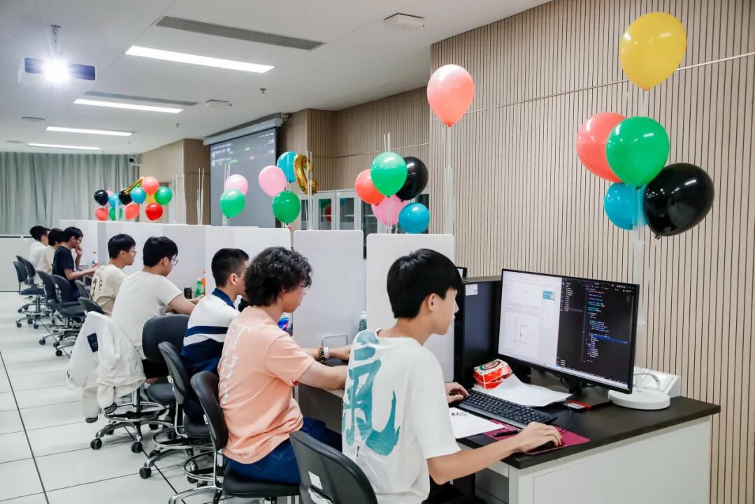 5小时13题，12校对决！香港城市大学（东莞）举行程序设计个人排位赛