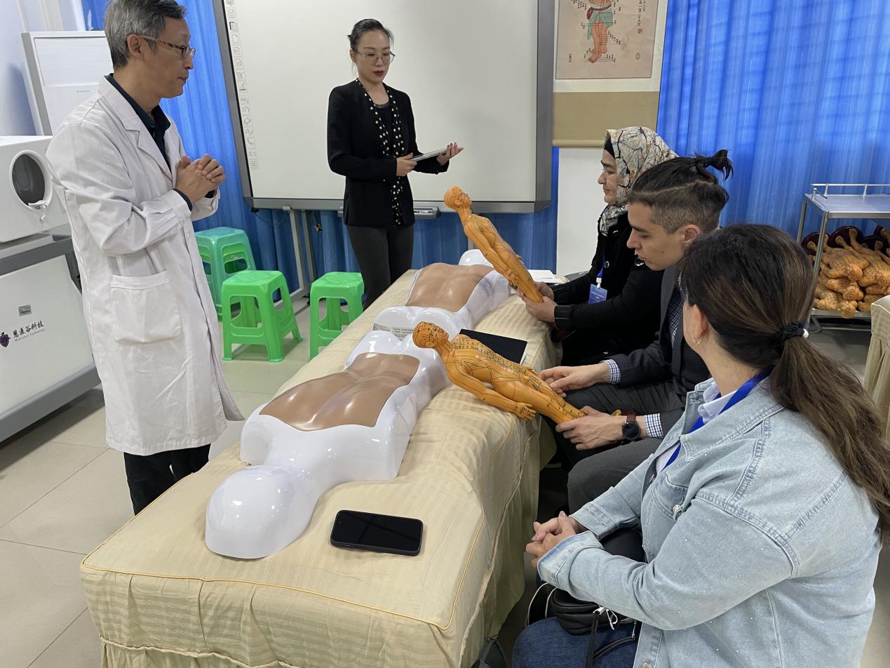 重庆：把职业教育课堂搬上全球产业链