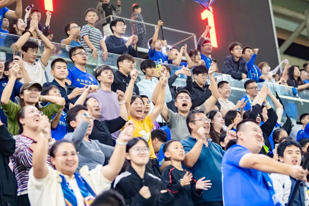 业余联赛引万人涌入球场：齐鲁超赛日照赛区“破圈”的背后