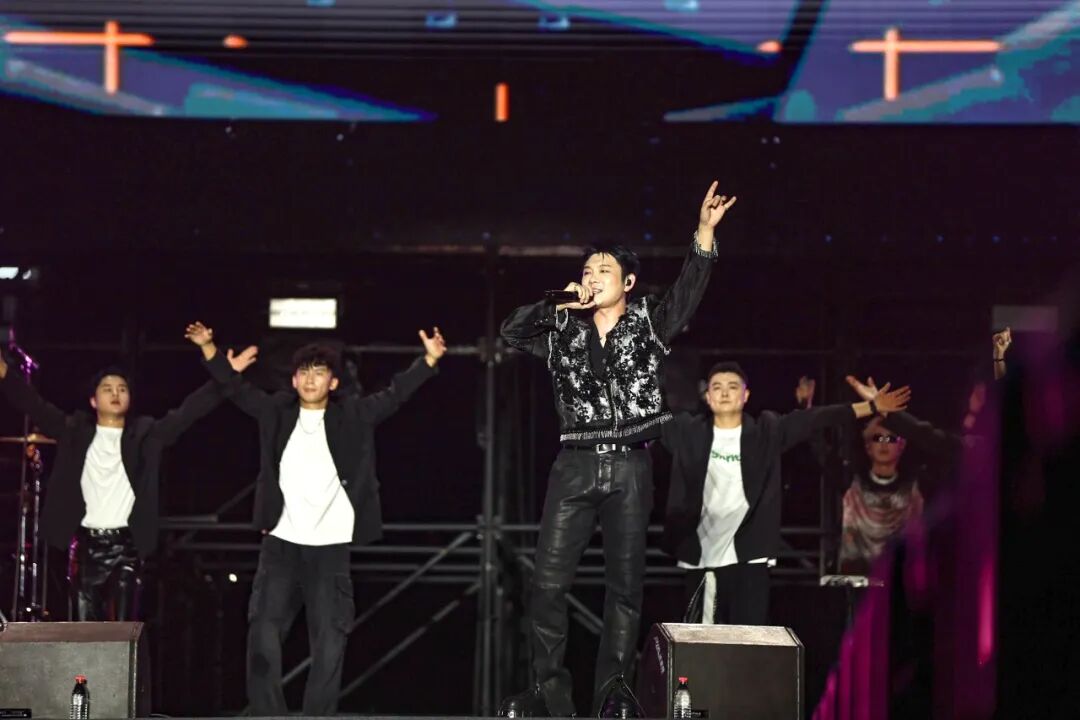 群星闪耀！今晚，日照上演3万人大合唱！