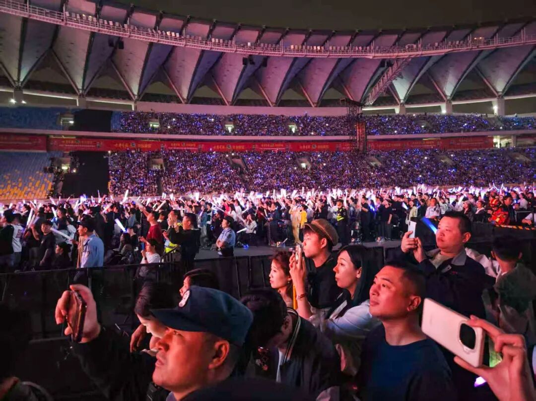 群星闪耀！今晚，日照上演3万人大合唱！