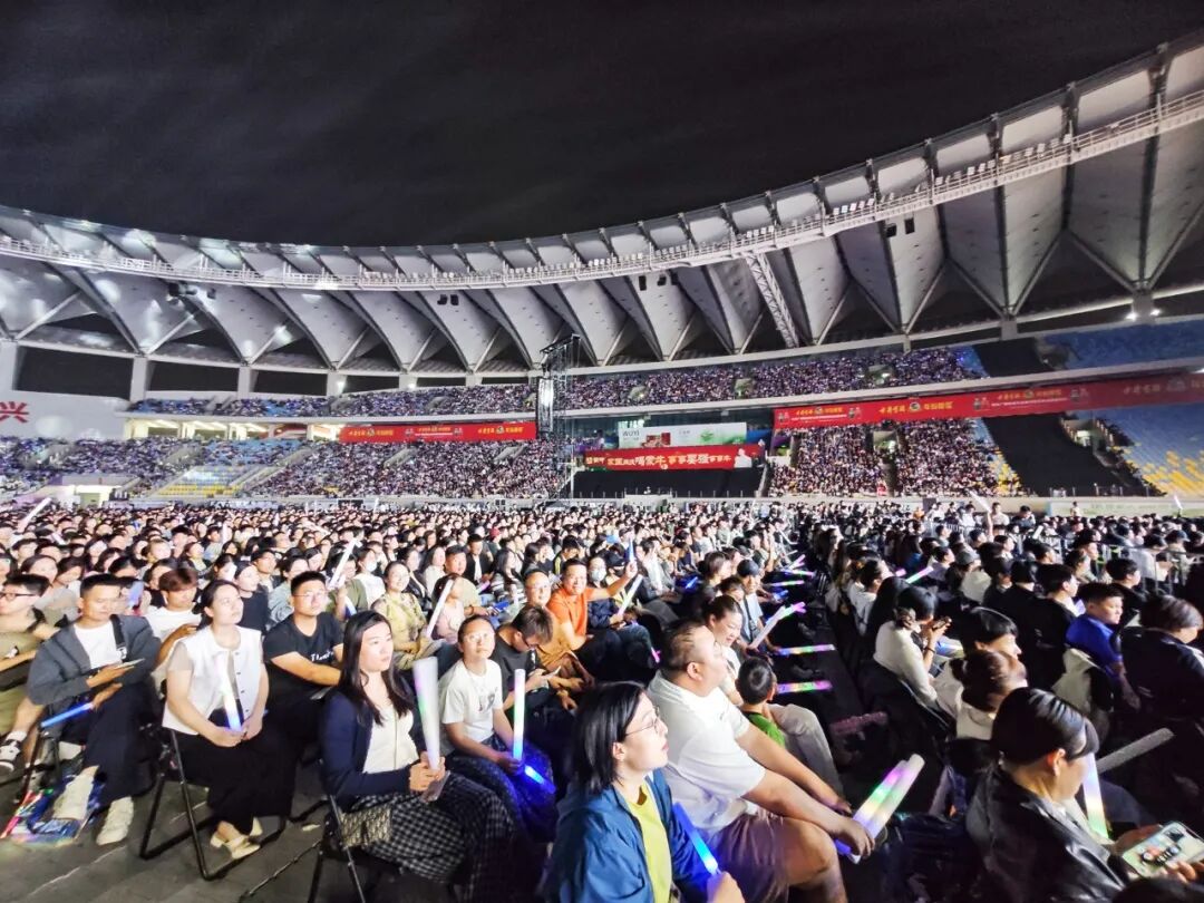 群星闪耀！今晚，日照上演3万人大合唱！
