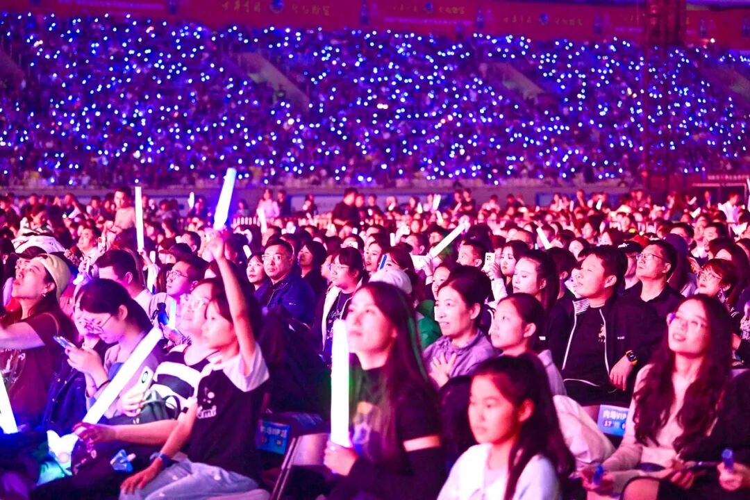 群星闪耀！今晚，日照上演3万人大合唱！