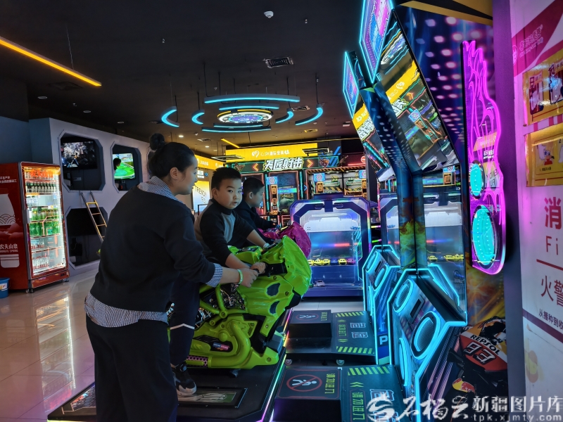 双节消费“热”力十足——新疆国庆中秋双节假期消费市场观察