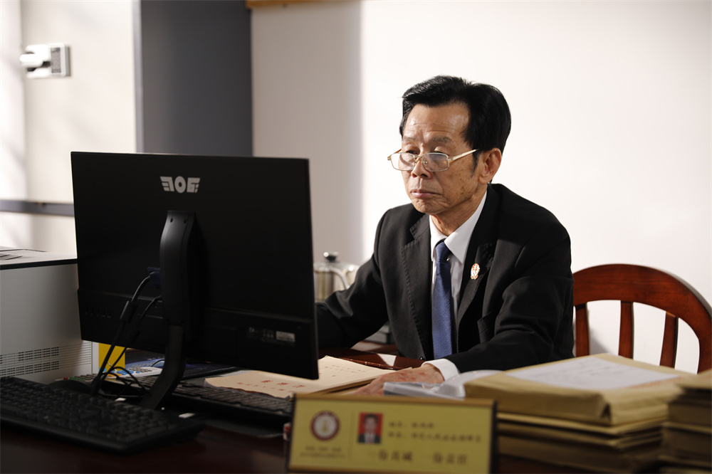 法治建设 | 海岸边上的法治摆渡人——记福建石狮法院祥芝法庭驻庭调解员林炳新