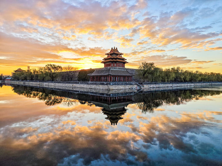 百载共守护 一城尽风华——写在故宫博物院建院100周年之际
