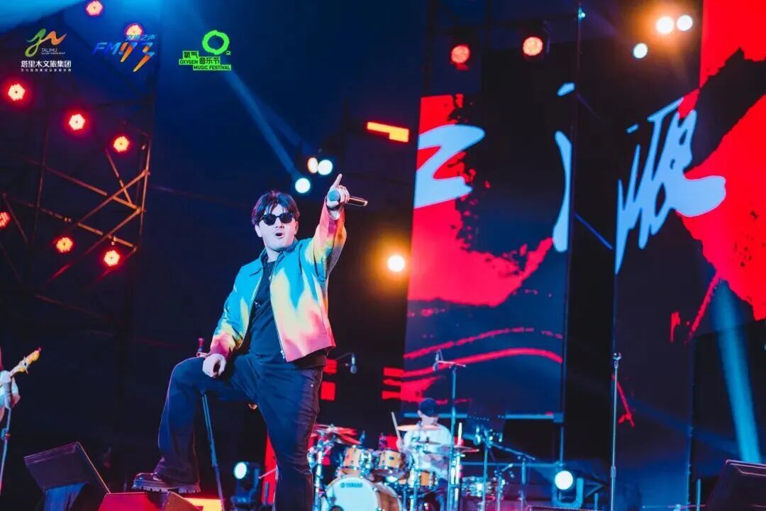 2025塔克拉玛干沙漠音乐嘉年华成功举办 奏响文旅援疆新篇章