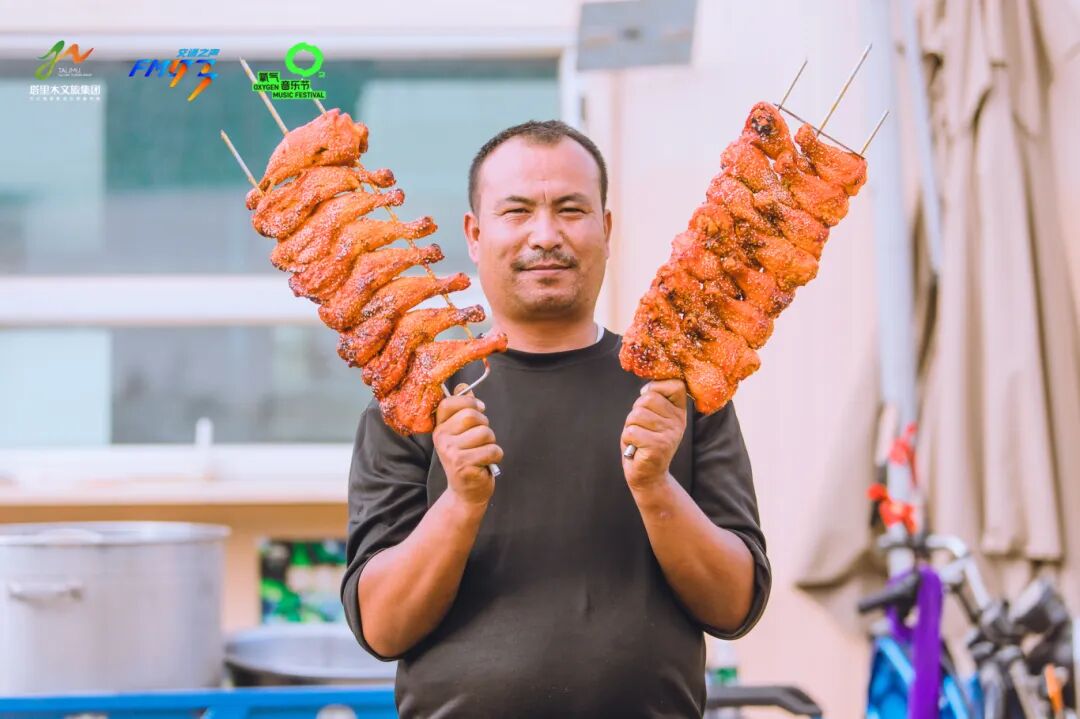 2025塔克拉玛干沙漠音乐嘉年华成功举办 奏响文旅援疆新篇章