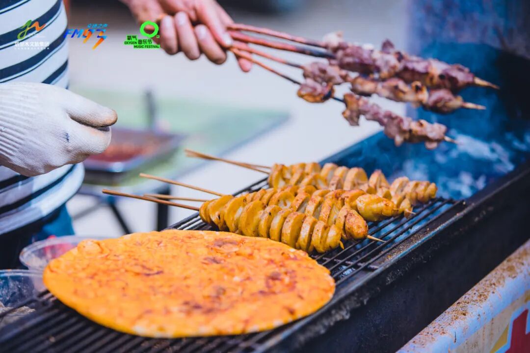 2025塔克拉玛干沙漠音乐嘉年华成功举办 奏响文旅援疆新篇章