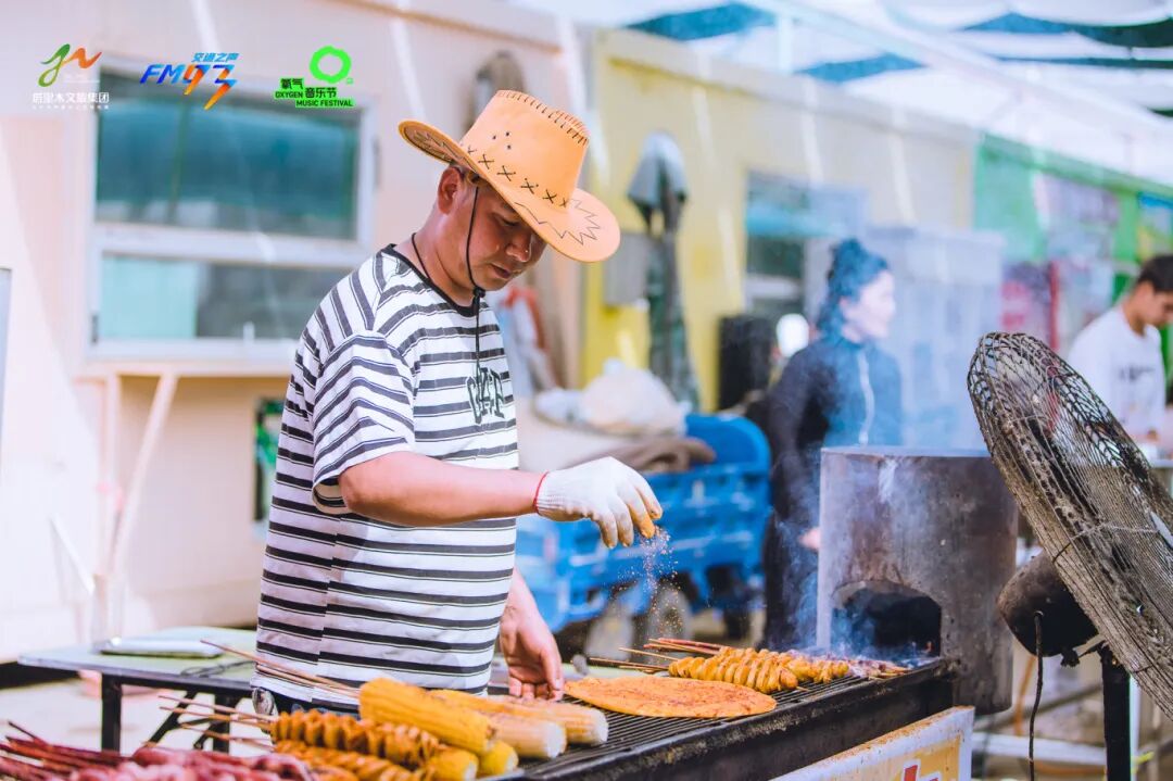 2025塔克拉玛干沙漠音乐嘉年华成功举办 奏响文旅援疆新篇章