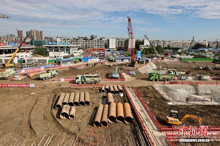 探访建设中的成都火车站扩能改造工程项目