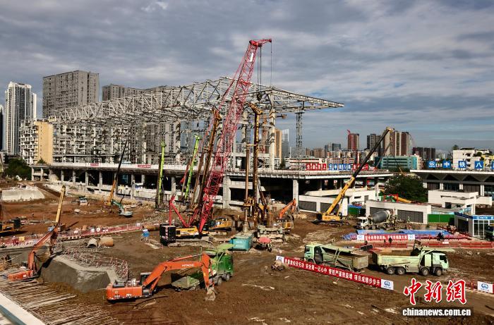 探访建设中的成都火车站扩能改造工程项目