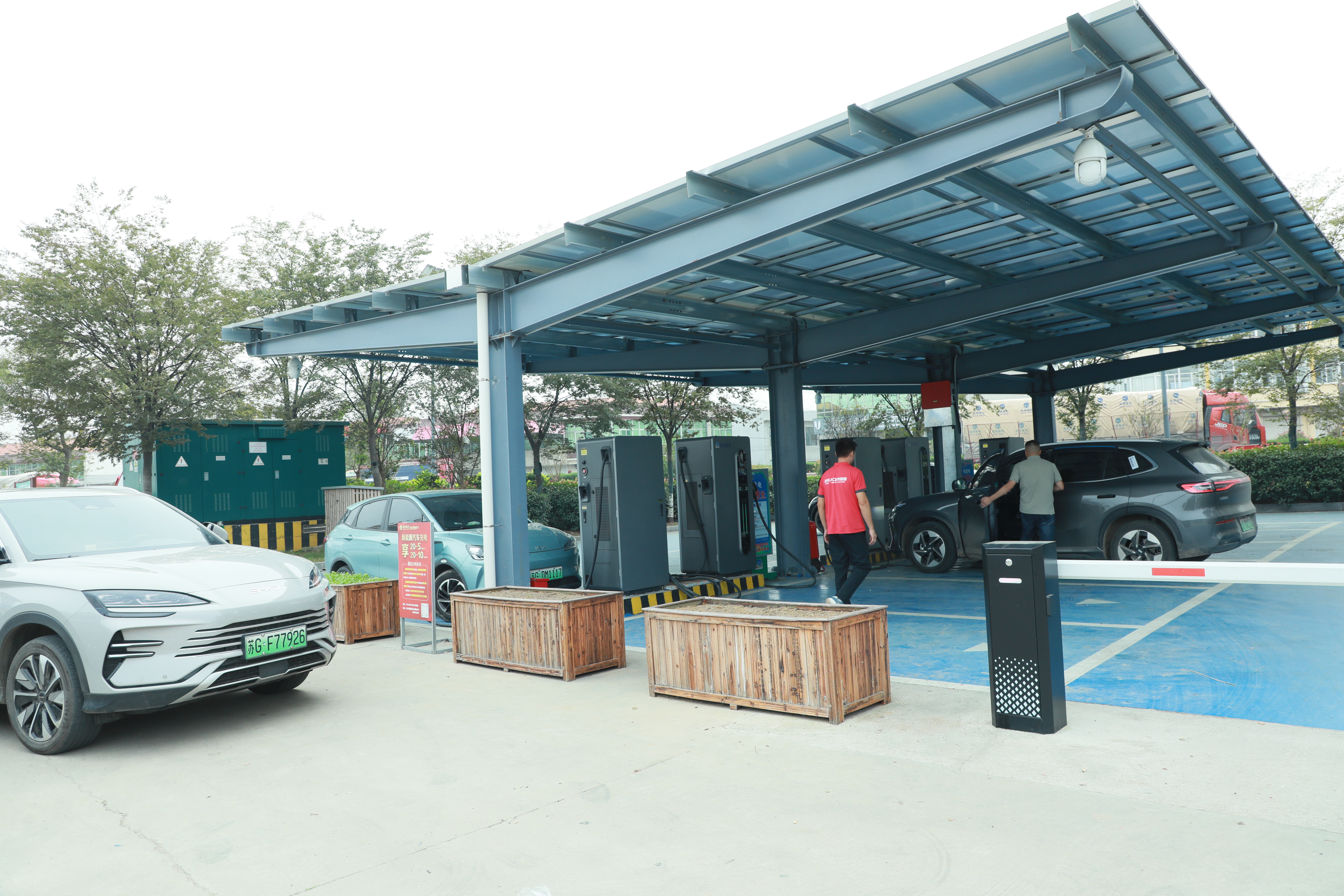 江苏赣榆城发集团：全力推进充电桩建设 让绿色出行“电力十足”