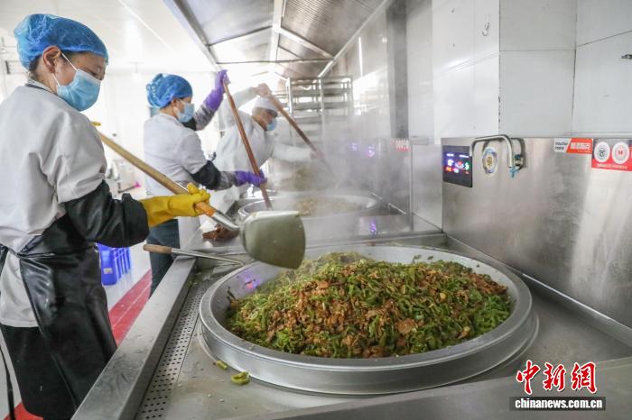 青海果洛：累计36万高原学子享受免费营养餐