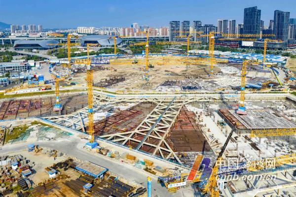 宁波奥体中心二期主体育场建设正酣