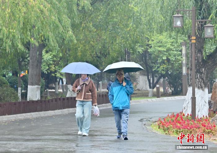 强冷空气致吉林“秒入冬” 部分地区迎大到暴雪