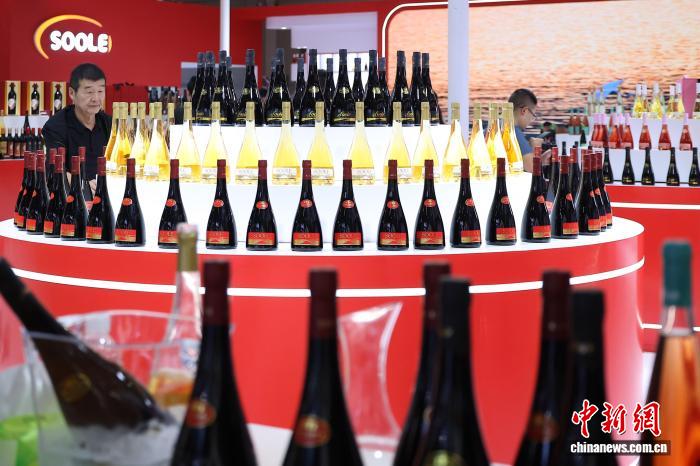 第113届全国糖酒商品交易会在南京举办