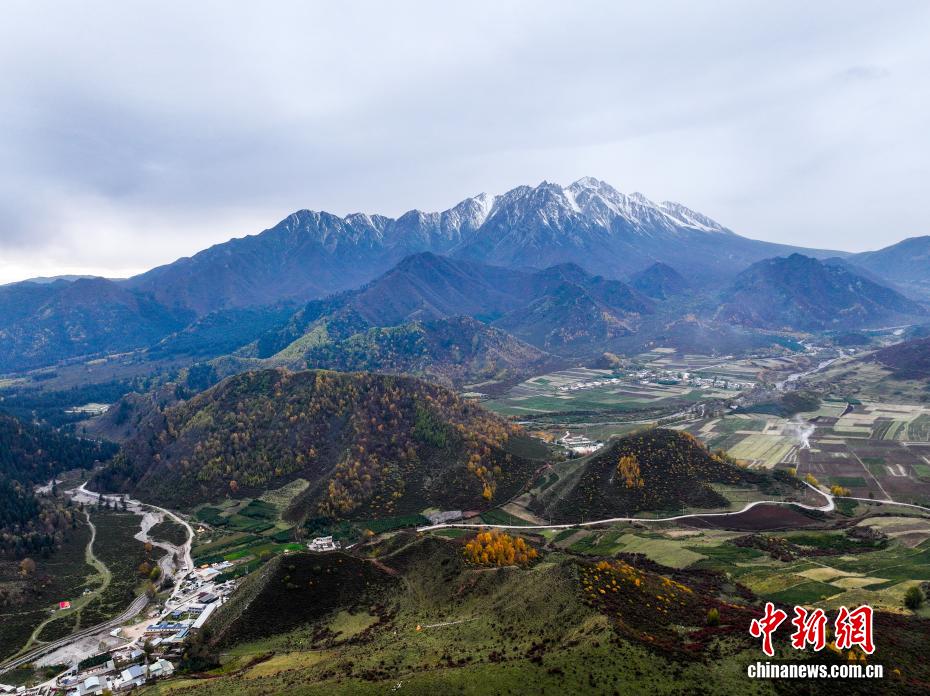 航拍群加国家森林公园秋日美景