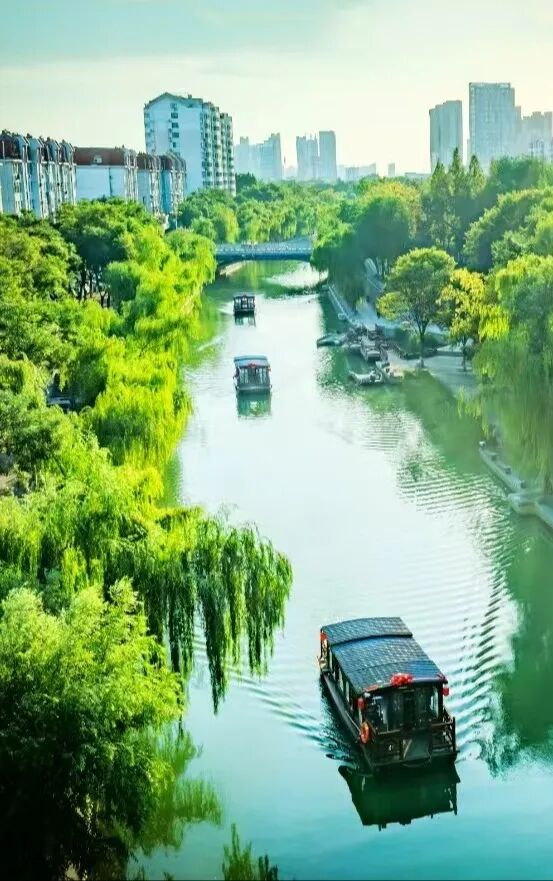 我家就在岸上住