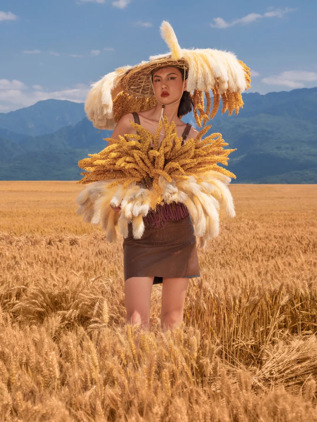 《周原衣语服饰秀》荣获美国缪斯设计奖铂金奖！