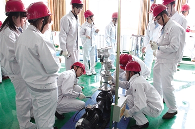 鄂尔多斯职业学院：打造能源特色专业 服务国家战略基地建设
