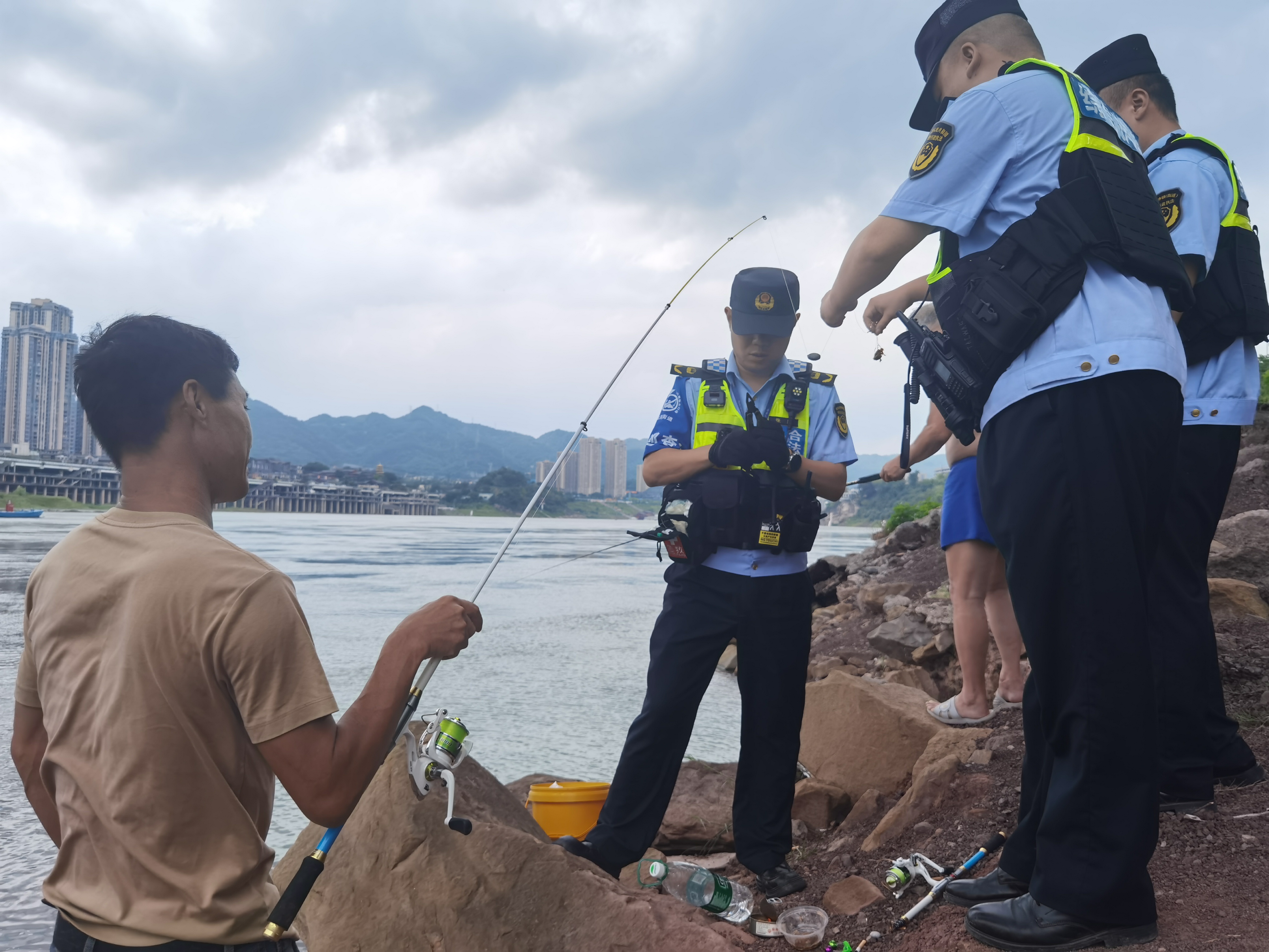 鱼类种类较禁捕前增加67种——母亲河如何再现鱼翔浅底？