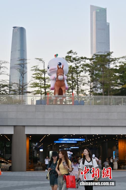 十五运会和残特奥会吉祥物扮靓广州街头 十五运会和残特奥会吉祥物扮靓广州街头