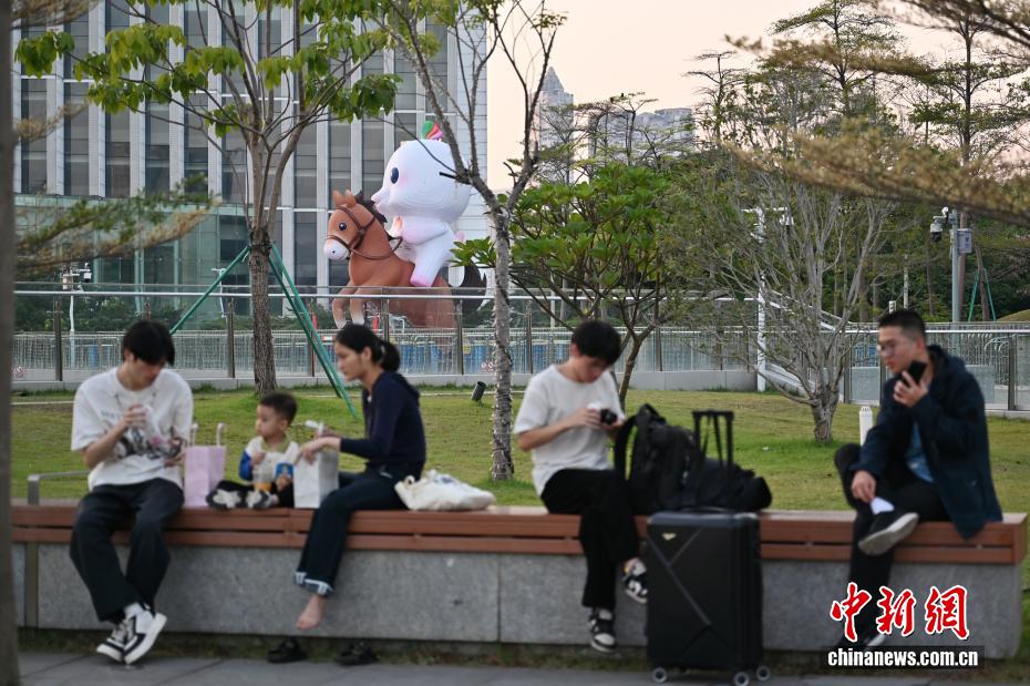 十五运会和残特奥会吉祥物扮靓广州街头 十五运会和残特奥会吉祥物扮靓广州街头
