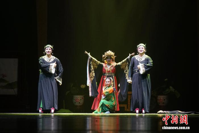 “艺苑撷英——2025年全国优秀青年杂技人才展演”在京举办