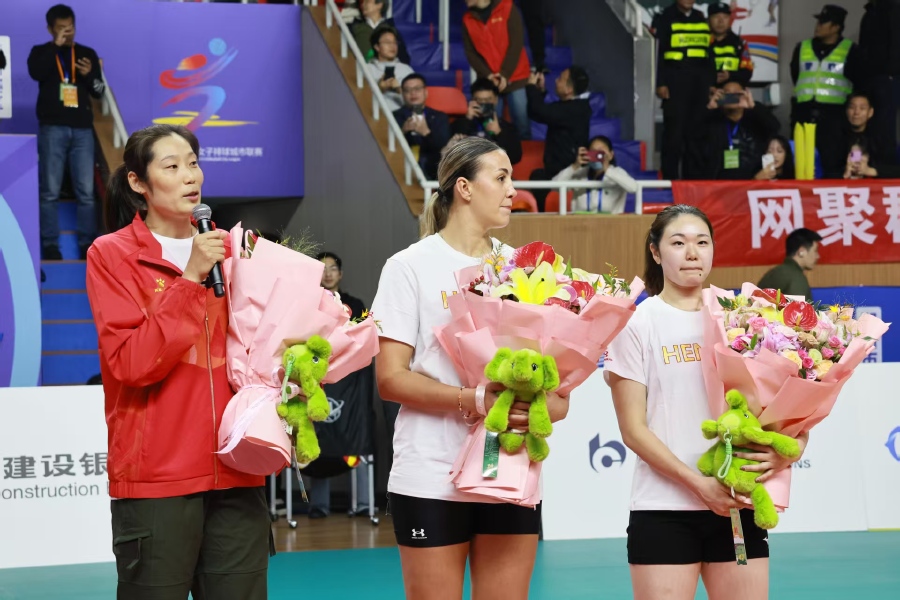 朱婷化身“朱指导” 助力豫排联赛“更燃更爆” 朱婷化身“朱指导” 助力豫排联赛“更燃更爆”