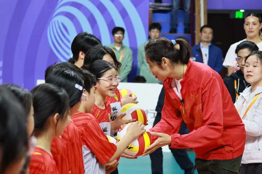 朱婷化身“朱指导” 助力豫排联赛“更燃更爆” 朱婷化身“朱指导” 助力豫排联赛“更燃更爆”