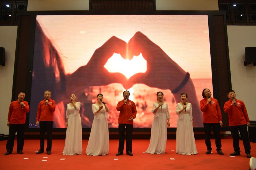 艺敬桑榆 情暖重阳：一场与四百余位银龄长辈的温暖相约