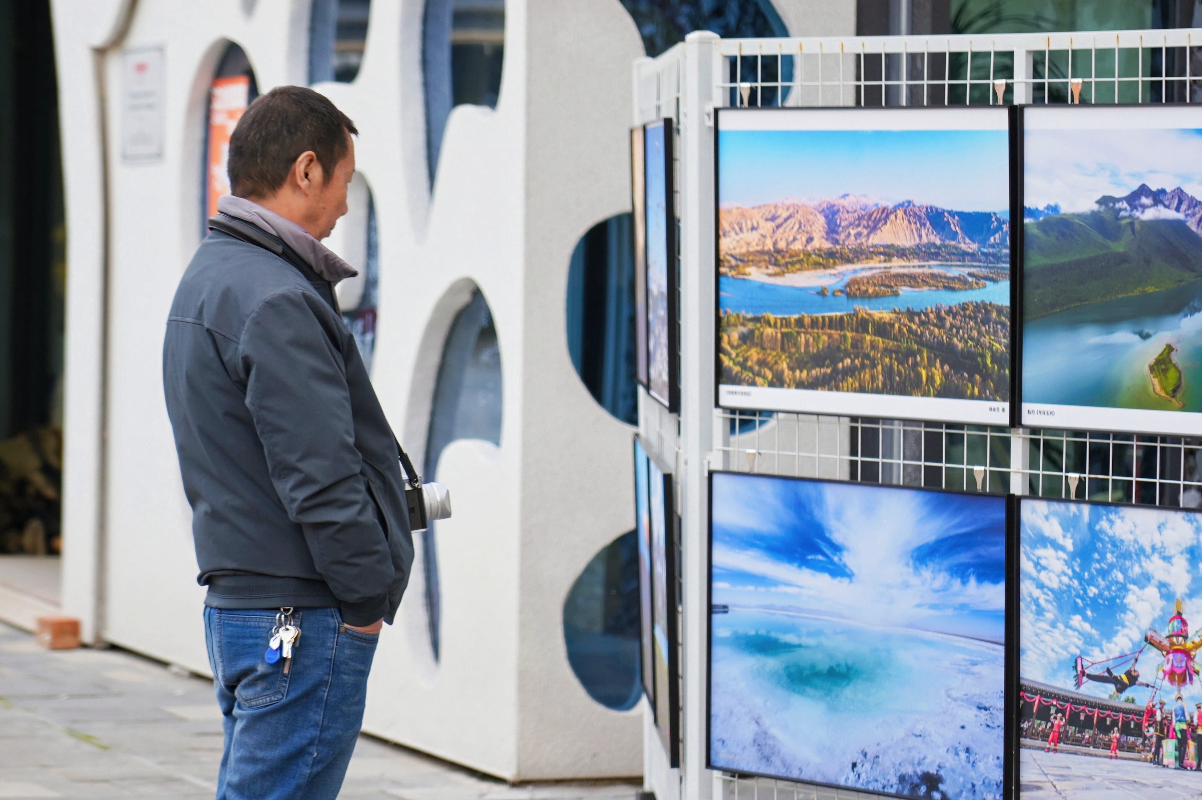青海西宁:“生态高地·灵动北川”城市摄影展启幕 青海西宁:“生态高地·灵动北川”城市摄影展启幕
