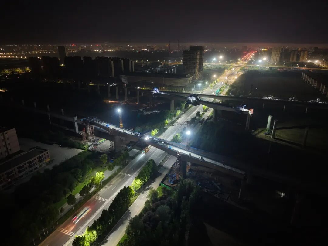 最新进展!津潍高铁跨北海路连续梁顺利合龙