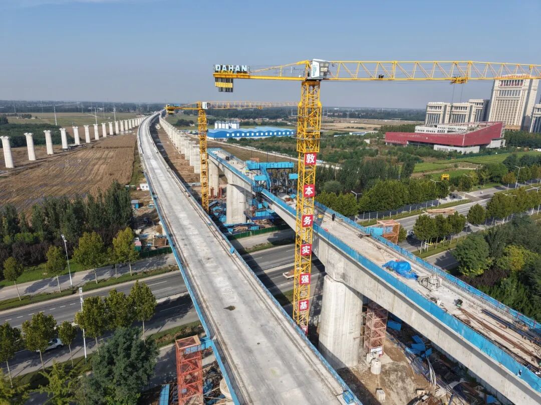 最新进展!津潍高铁跨北海路连续梁顺利合龙